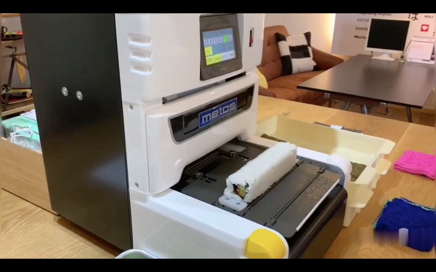 Metos LUX R1 - Maki Robot