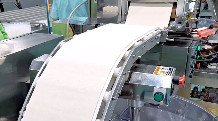 Sfogliatrice a coclea per gyoza TOA Industry GDM-W220 (screw-type dough sheeter)