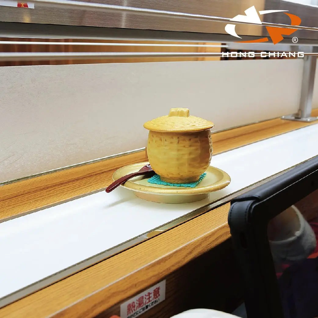 特快专线上的菜品将送达顾客面前