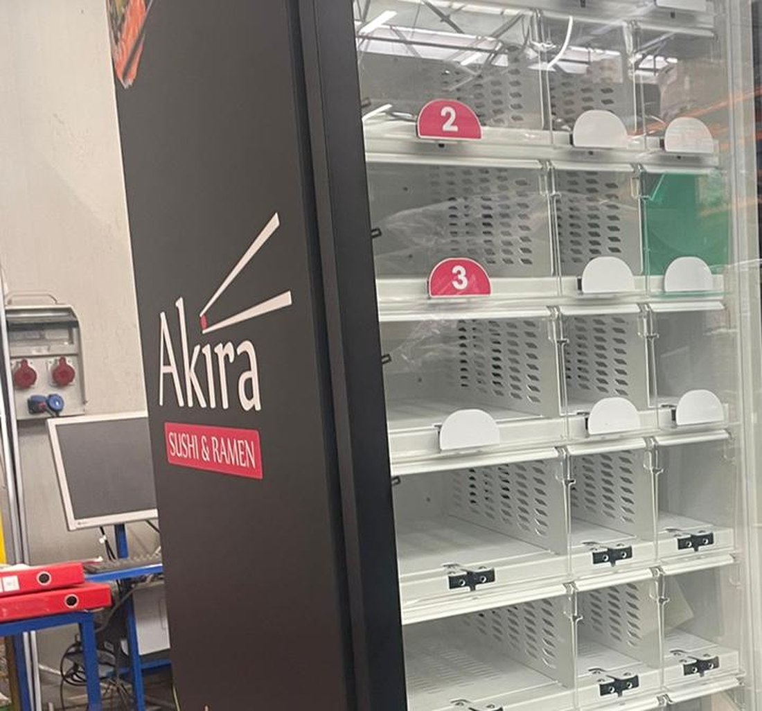 Lockers of the SushiVend 700 with 30 positions
